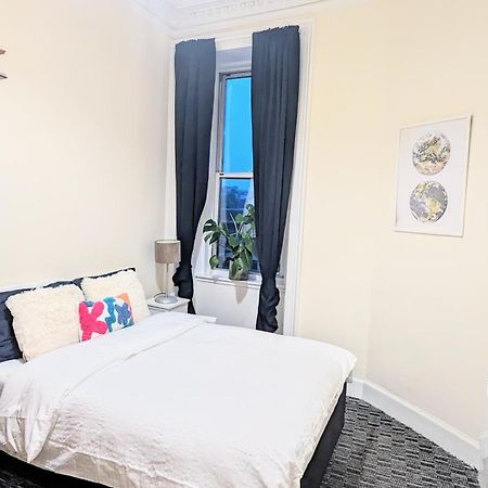 Edinburgh City Center Haymarket Double Room Bagian luar foto