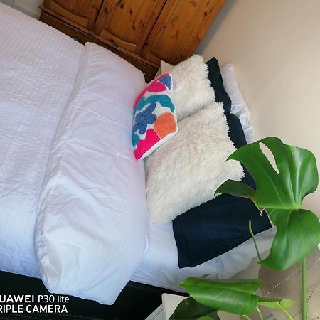 Edinburgh City Center Haymarket Double Room Bagian luar foto