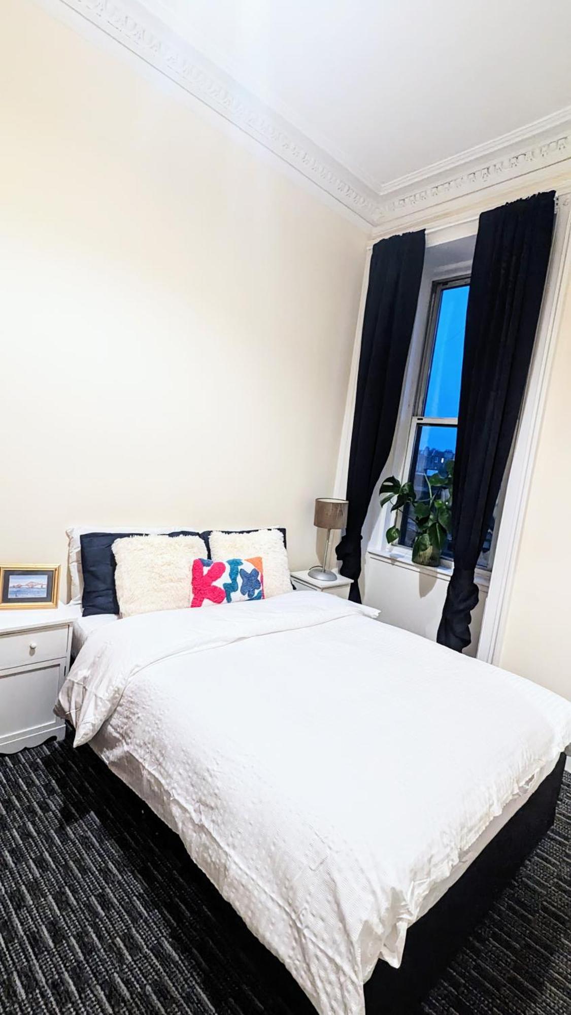 Edinburgh City Center Haymarket Double Room Bagian luar foto