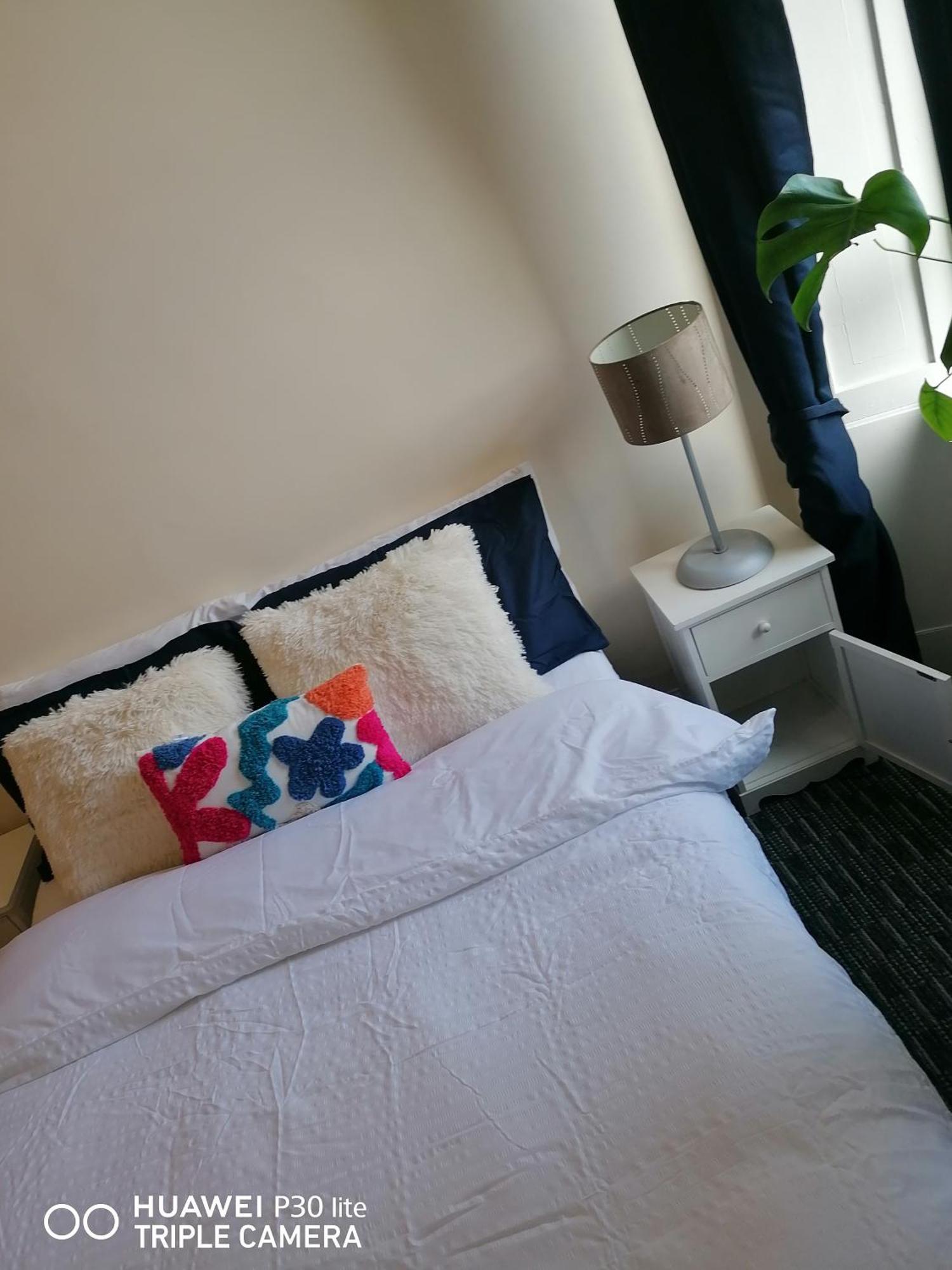 Edinburgh City Center Haymarket Double Room Bagian luar foto